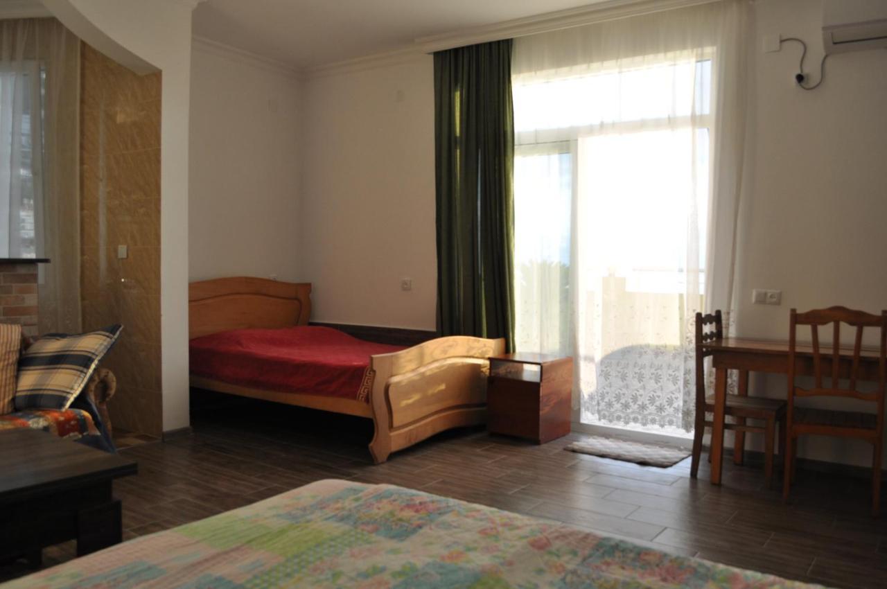 Akhmed Guest House Kvariati Exteriér fotografie