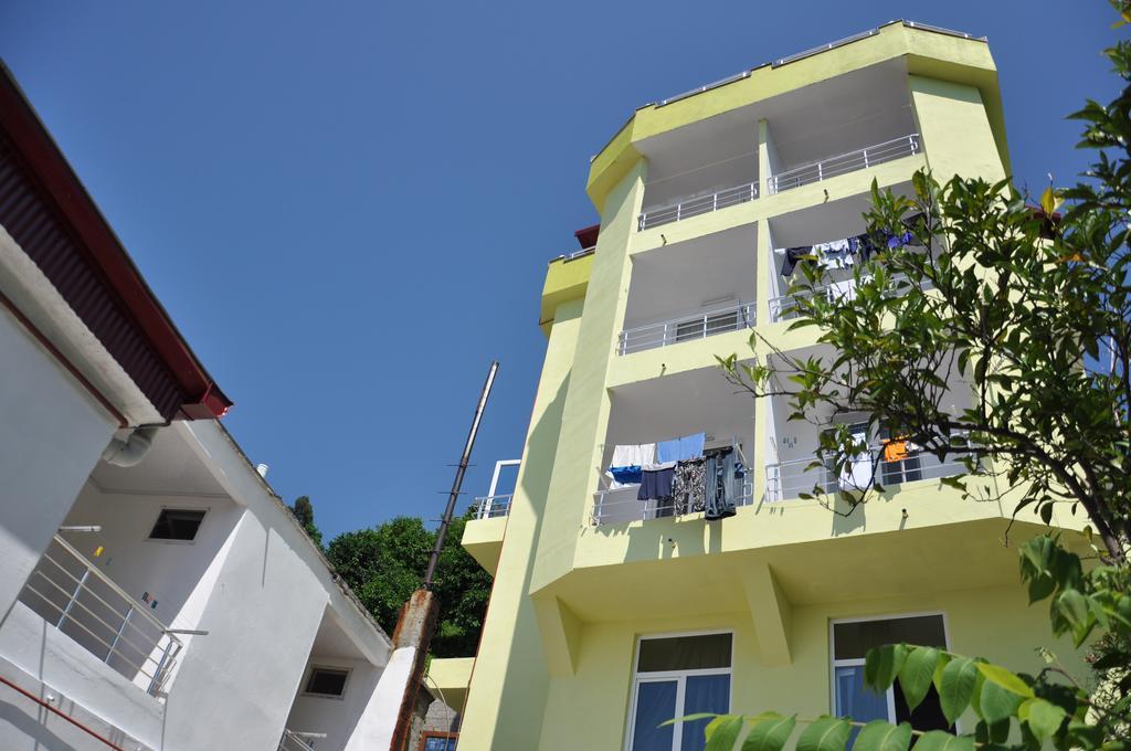Akhmed Guest House Kvariati Exteriér fotografie